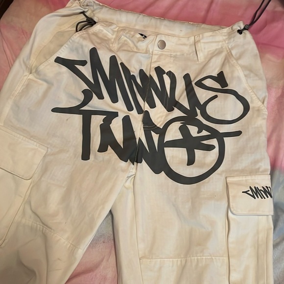 Pantalon minus Two vrai acheté sur le site à 250 il y a un an. taille Small - Picture 8 of 8